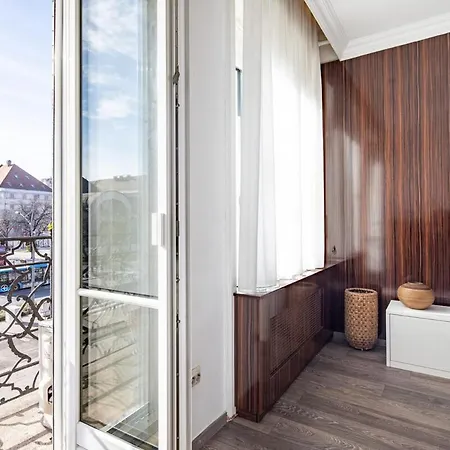 Ultra - Balcony - Sunny * بودابست
