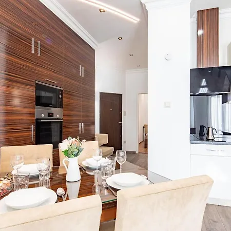 Ultra - Balcony - Sunny Apartman