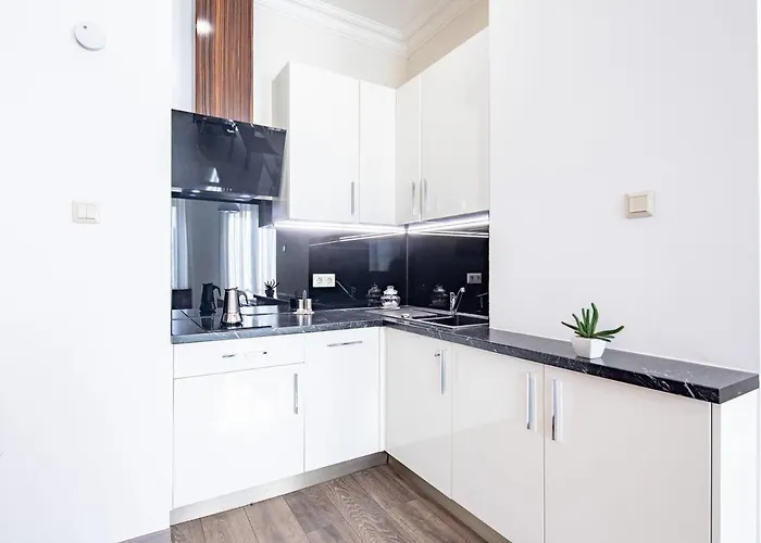 Ultra - Balcony - Sunny