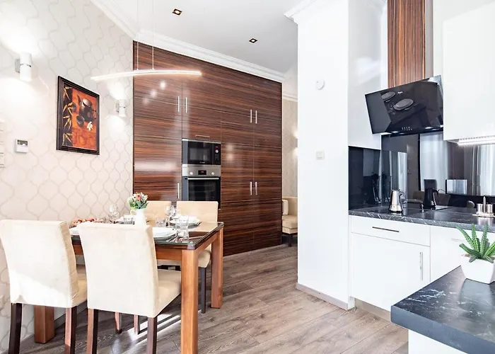 Ultra - Balcony - Sunny *