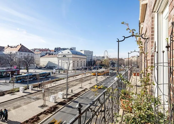 Ultra - Balcony - Sunny *