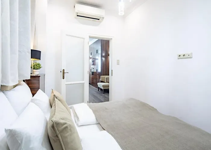 Ultra - Balcony - Sunny