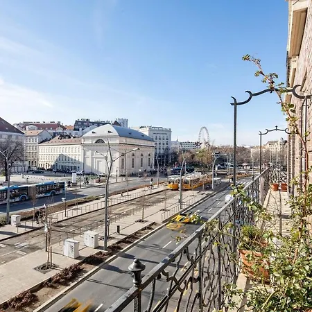 Ultra - Balcony - Sunny *